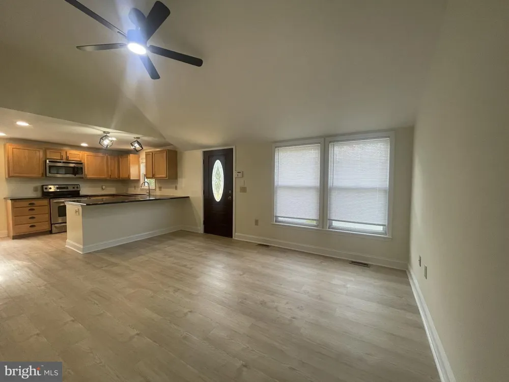 121 BUCK ROAD Glassboro, NJ 08028
