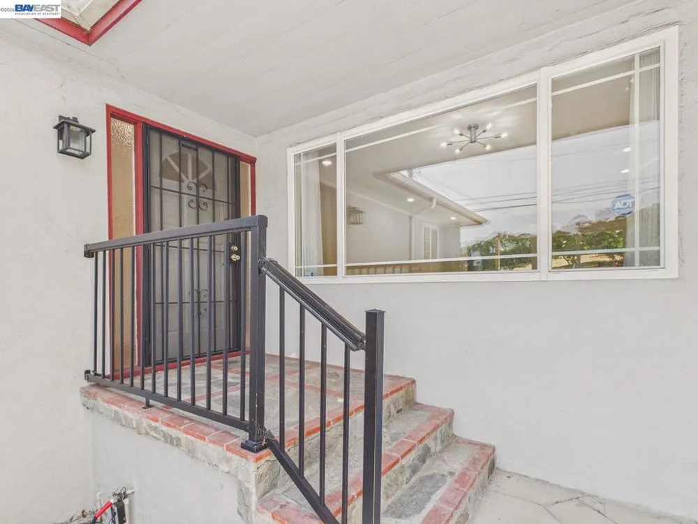 4015 Rusting Ave Oakland, CA 94605