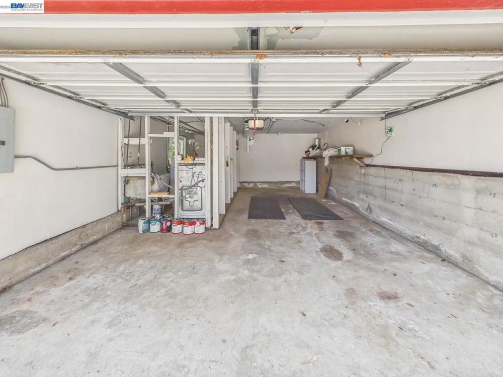 4015 Rusting Ave Oakland, CA 94605