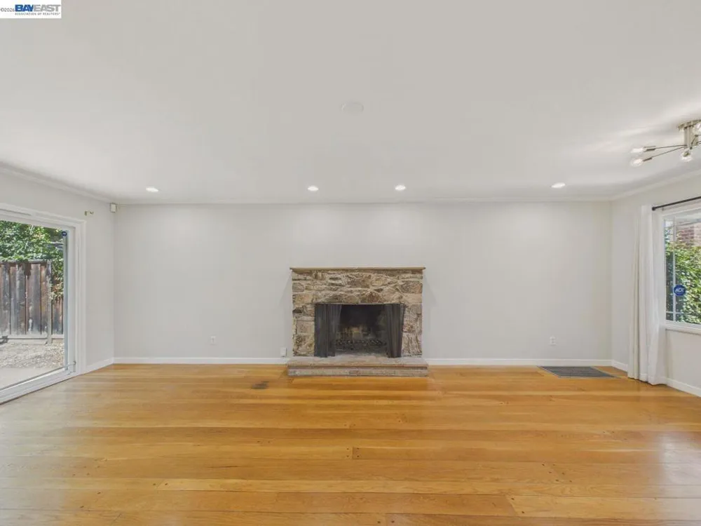 4015 Rusting Ave Oakland, CA 94605