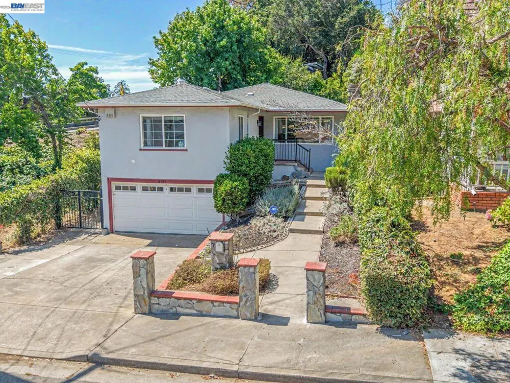 4015 Rusting Ave Oakland, CA 94605