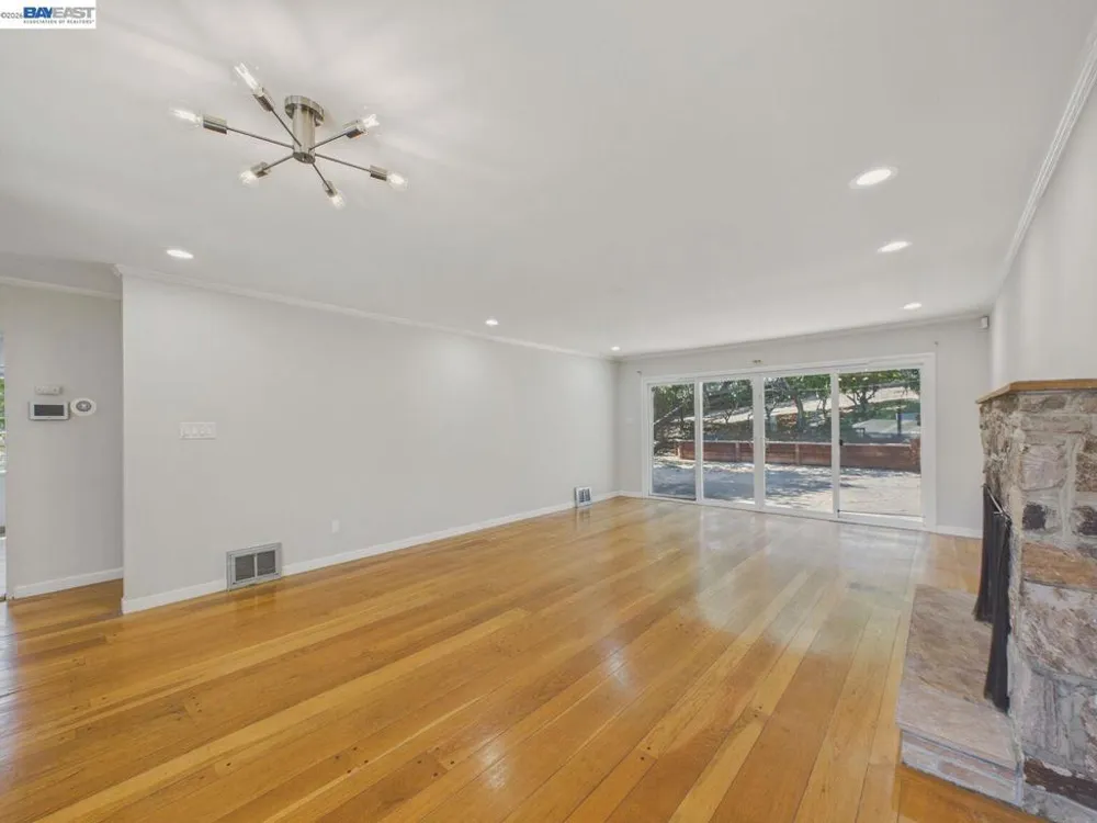 4015 Rusting Ave Oakland, CA 94605