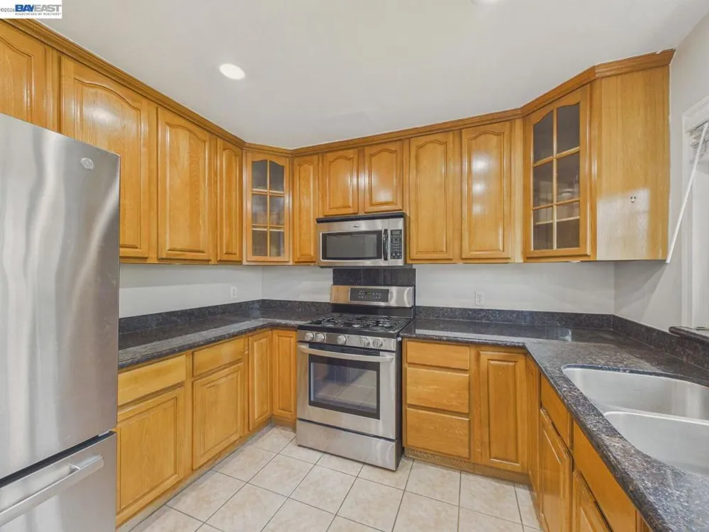4015 Rusting Ave Oakland, CA 94605