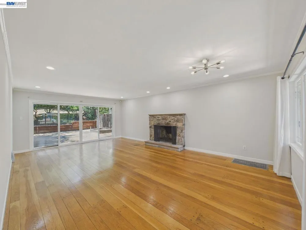 4015 Rusting Ave Oakland, CA 94605
