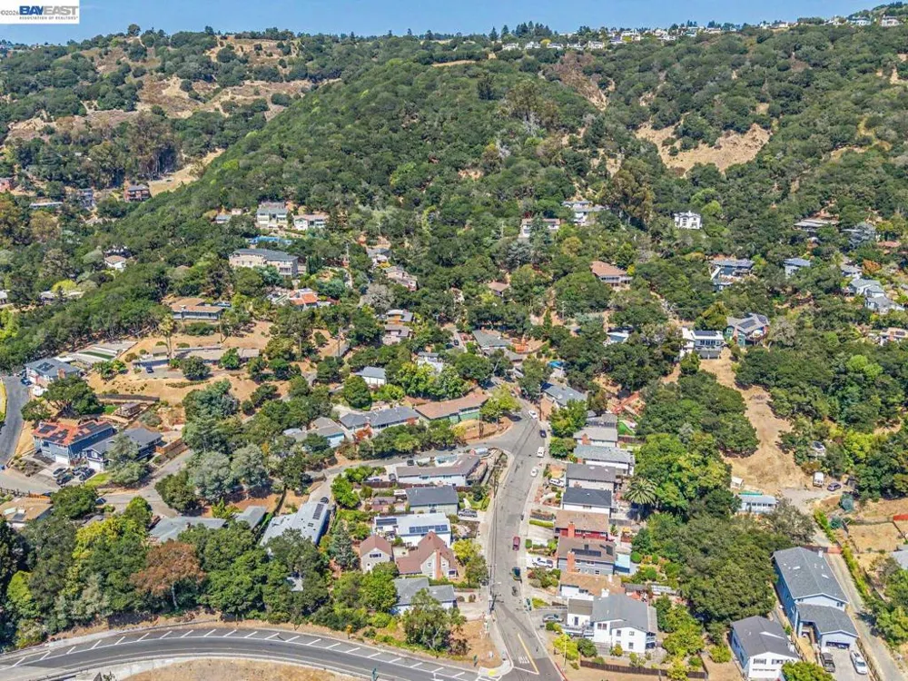 4015 Rusting Ave Oakland, CA 94605