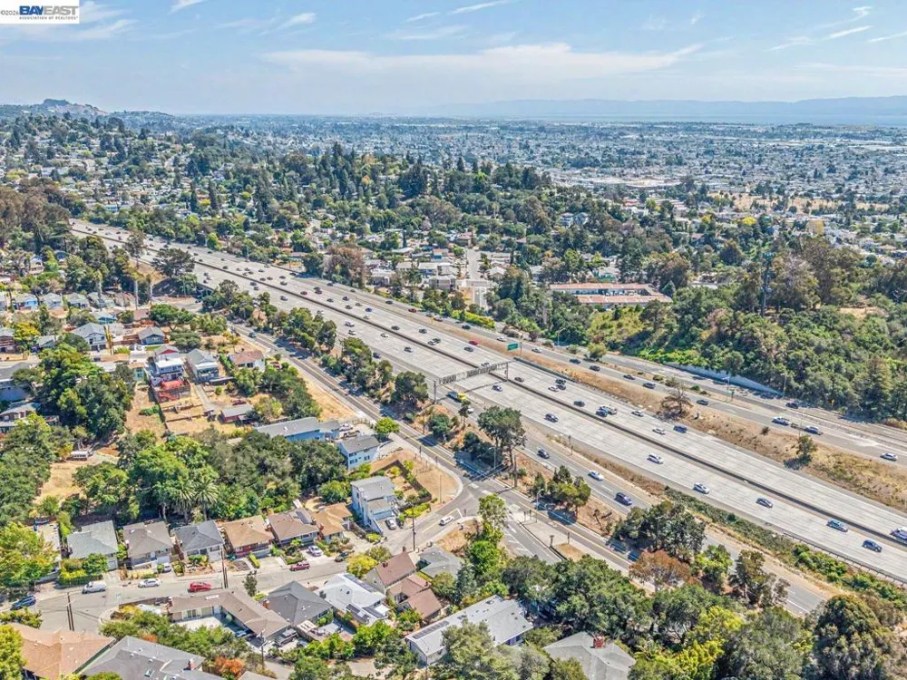 4015 Rusting Ave Oakland, CA 94605