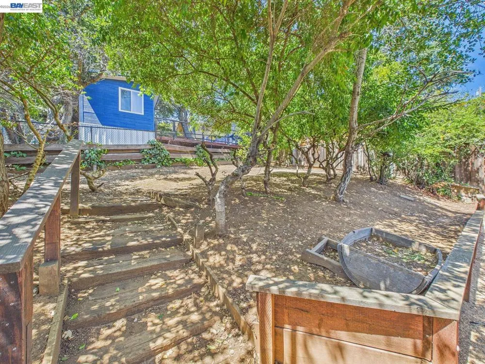 4015 Rusting Ave Oakland, CA 94605