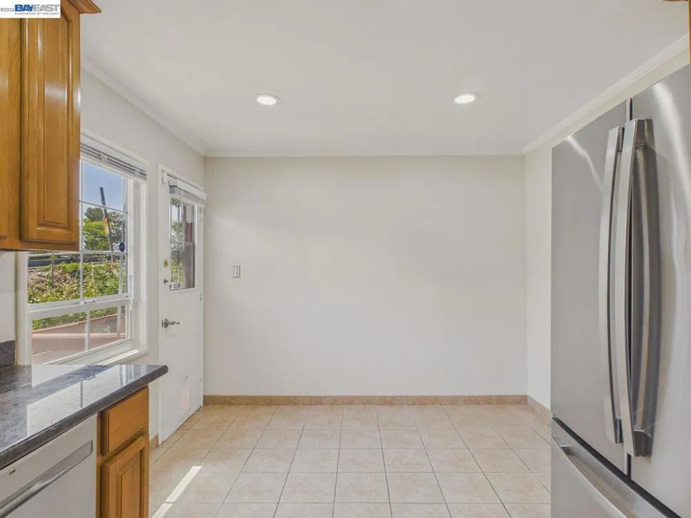 4015 Rusting Ave Oakland, CA 94605