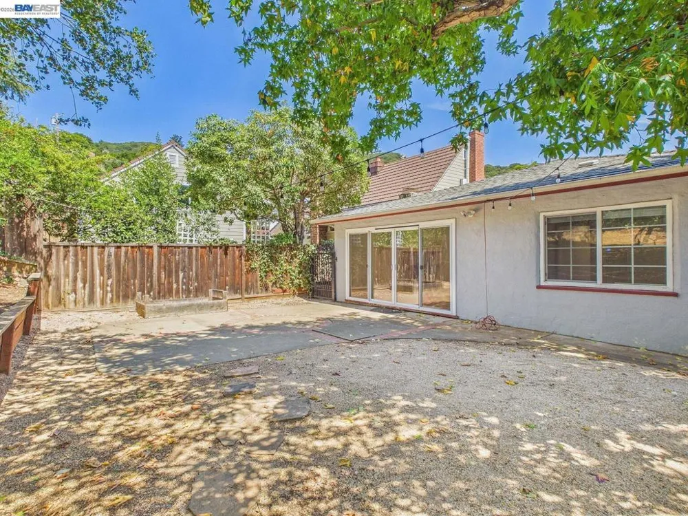 4015 Rusting Ave Oakland, CA 94605