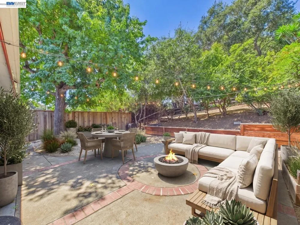 4015 Rusting Ave Oakland, CA 94605