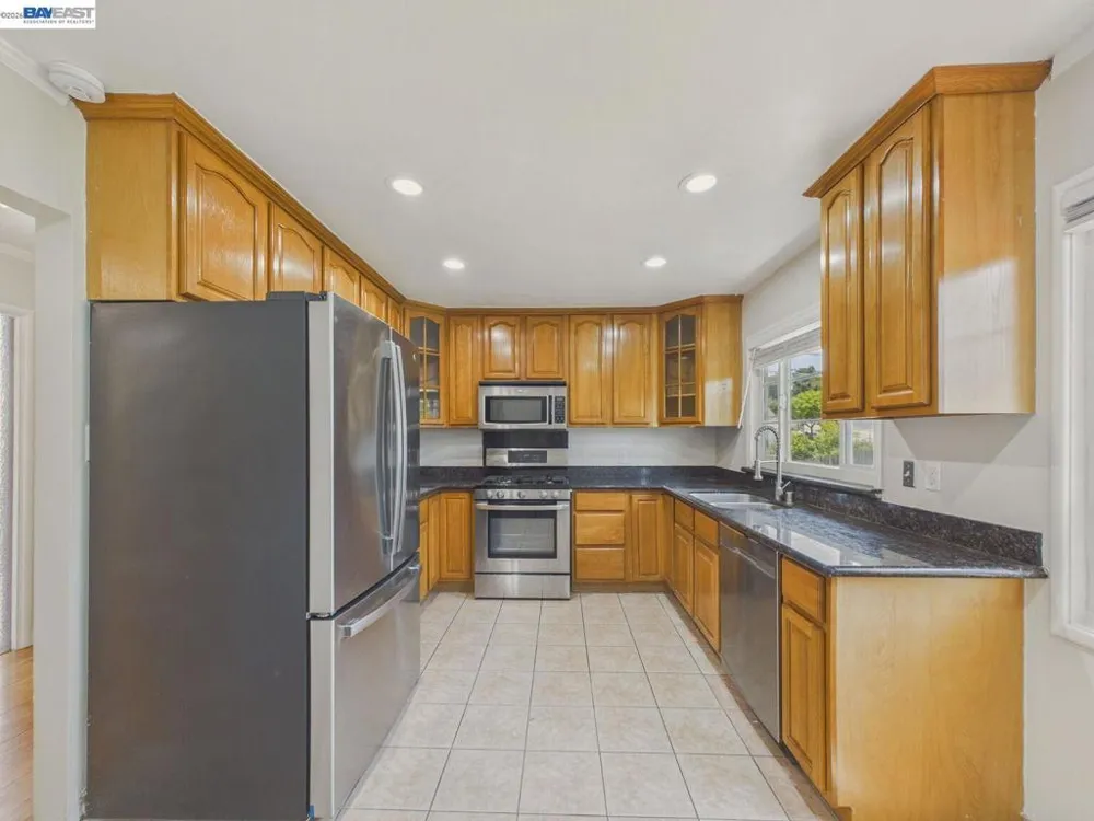 4015 Rusting Ave Oakland, CA 94605