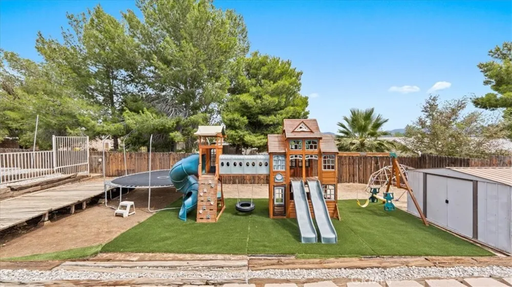 16165 Chiwi Apple Valley, CA 92307