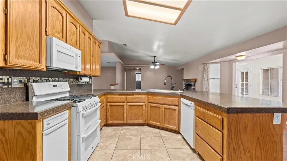 16165 Chiwi Apple Valley, CA 92307