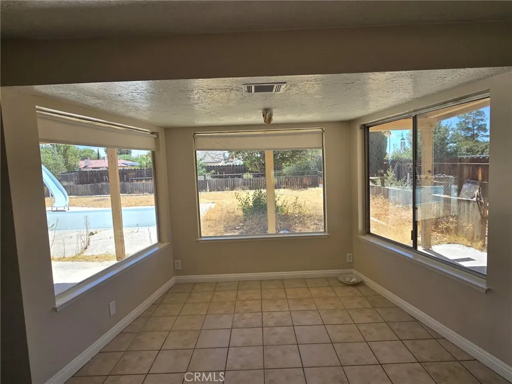 20239 Osseo Apple Valley, CA 92308