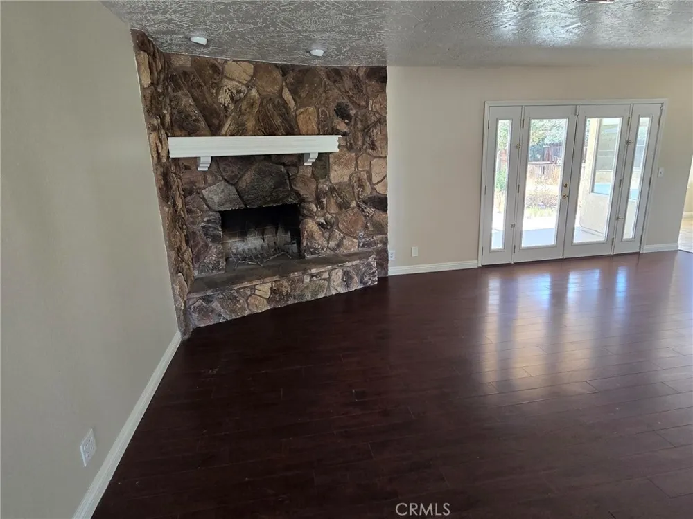 20239 Osseo Apple Valley, CA 92308