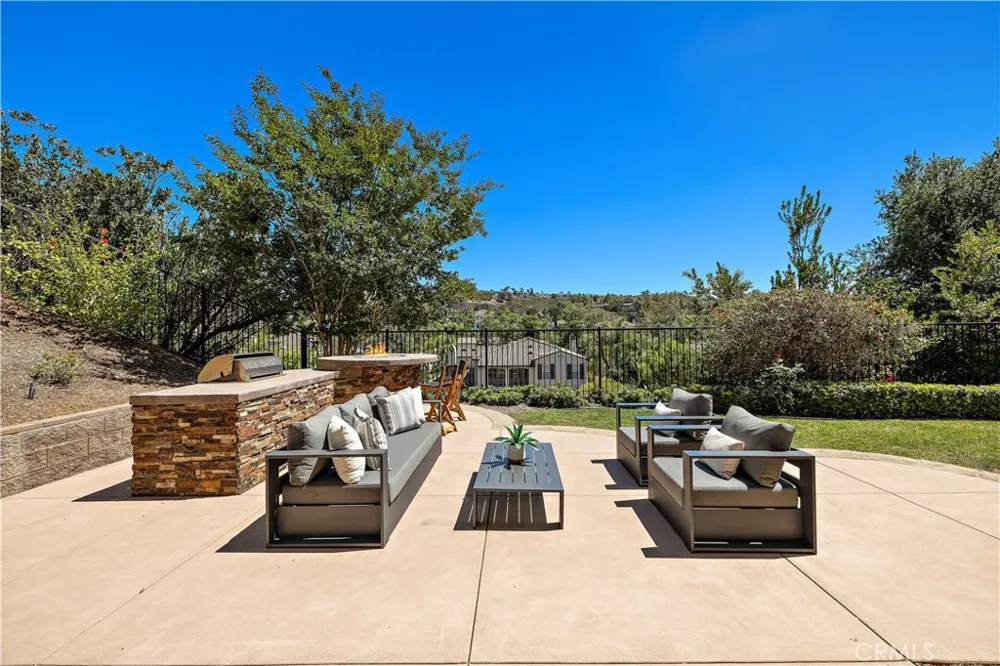 7322 Calle Pera Carlsbad, CA 92009