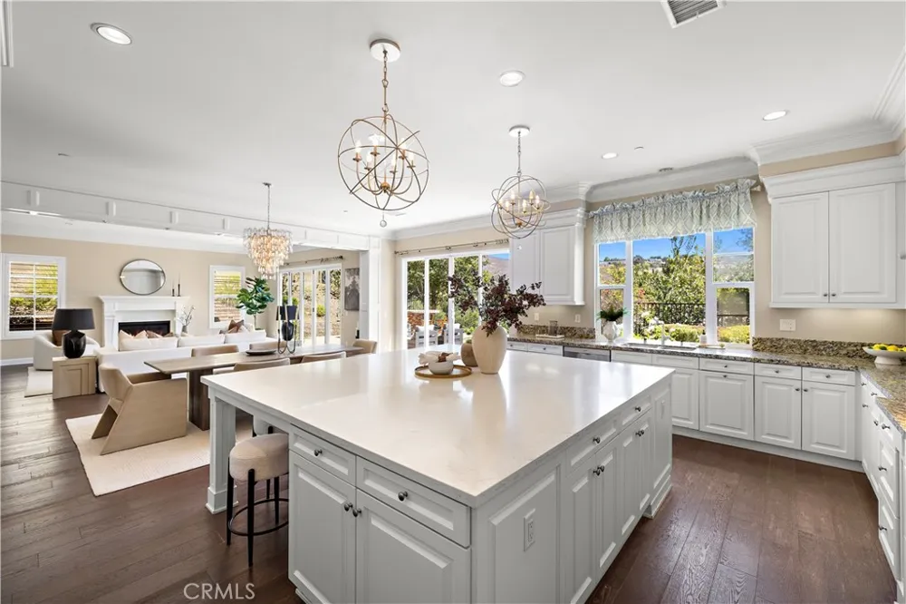 7322 Calle Pera Carlsbad, CA 92009