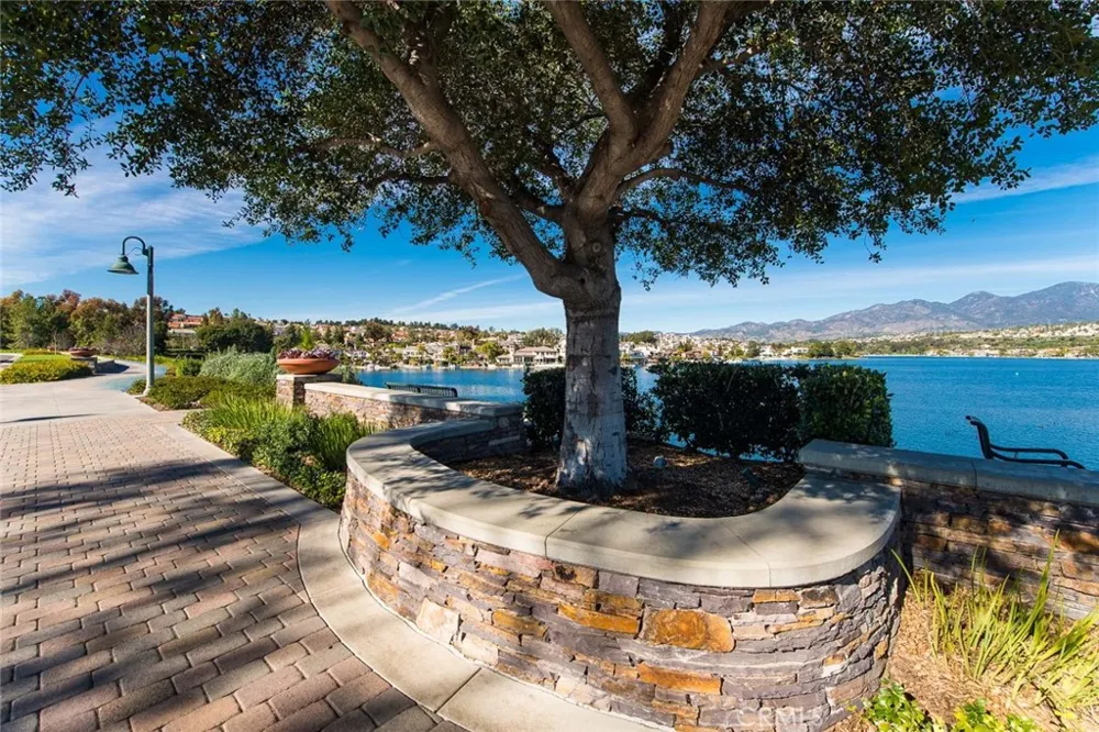 26002 Via Del Norte Mission Viejo, CA 92691