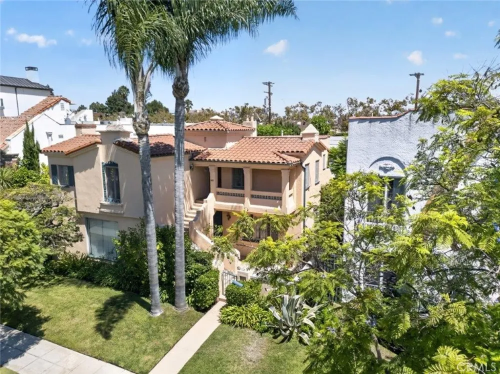 138 La Peer Drive Beverly Hills, CA 90211
