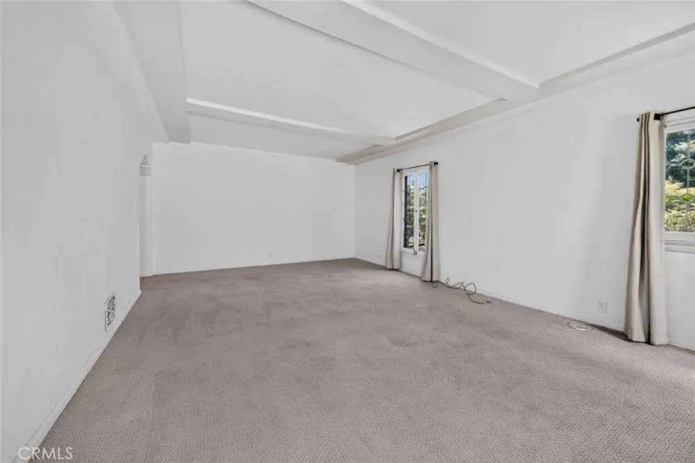 138 La Peer Drive Beverly Hills, CA 90211