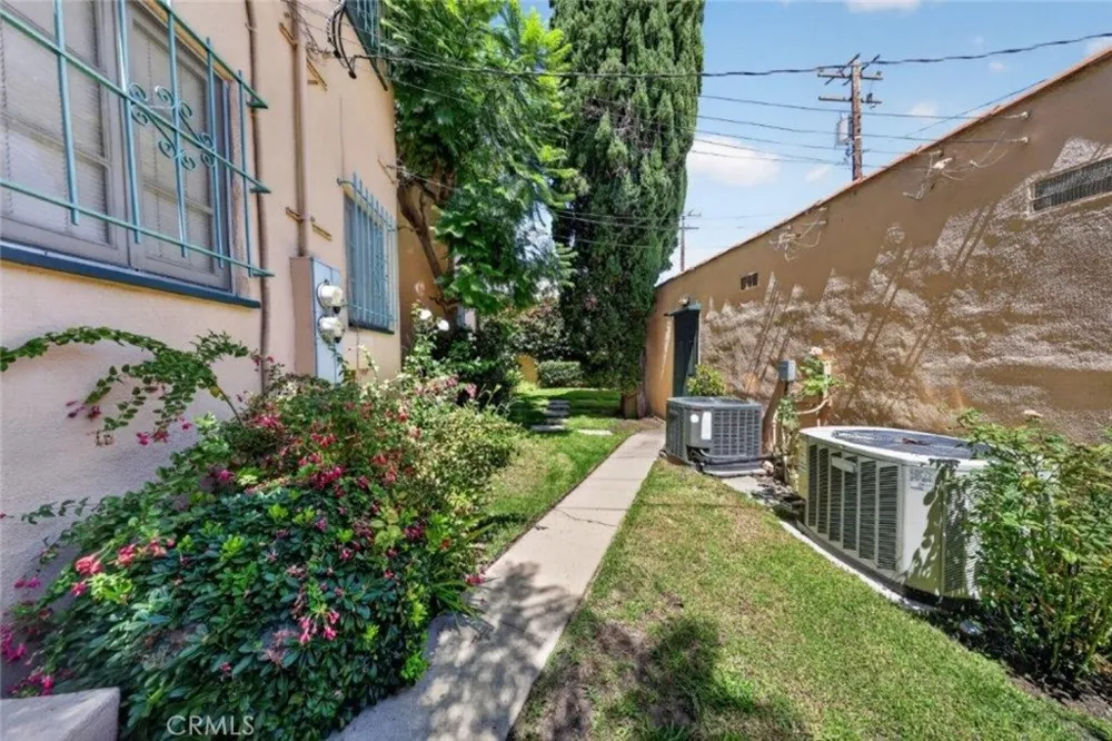 138 La Peer Drive Beverly Hills, CA 90211