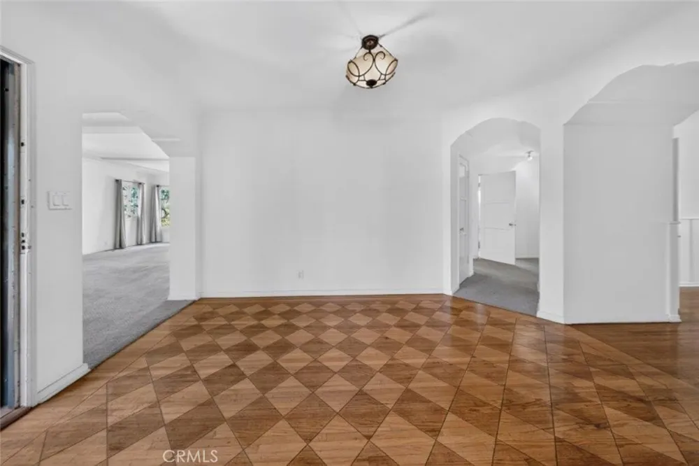 138 La Peer Drive Beverly Hills, CA 90211