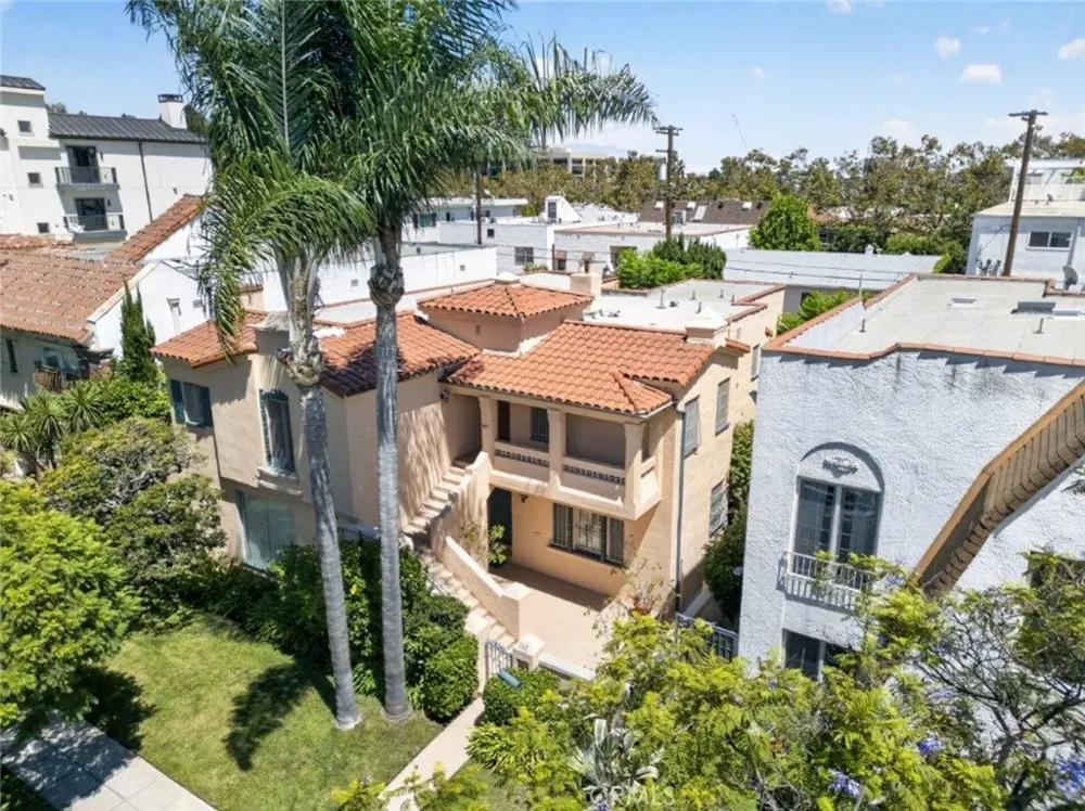 138 La Peer Drive Beverly Hills, CA 90211