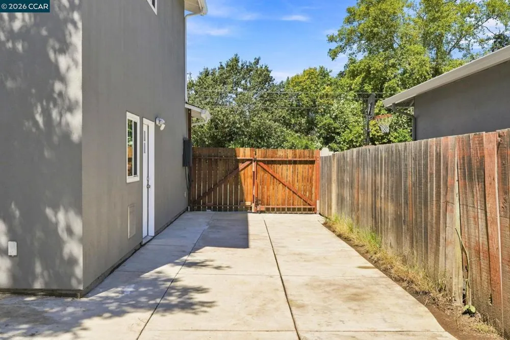 1704 Denkinger Rd. Concord, CA 94521