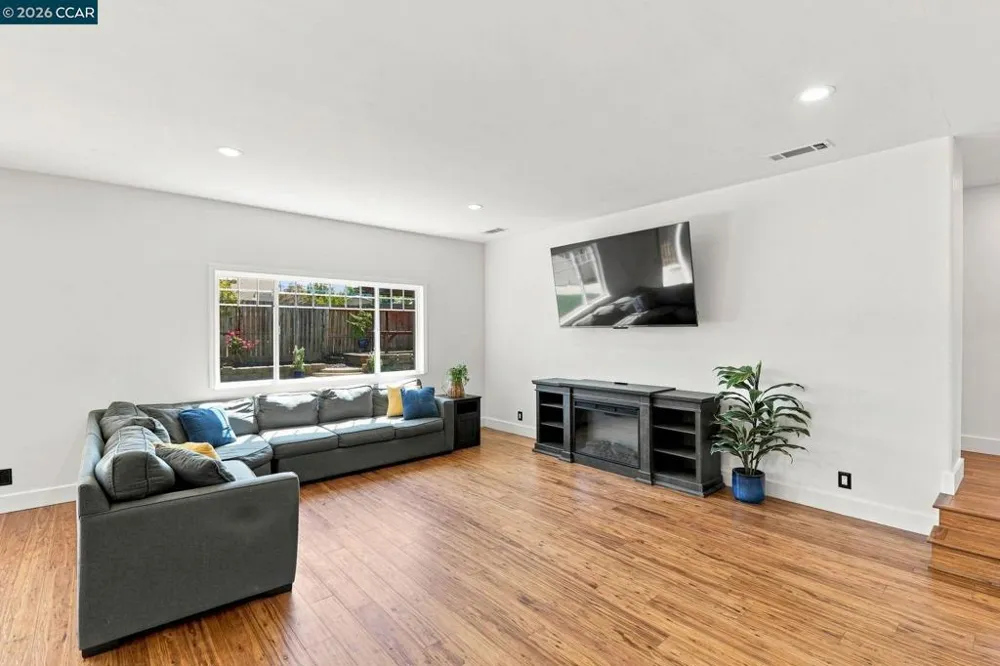 1704 Denkinger Rd. Concord, CA 94521