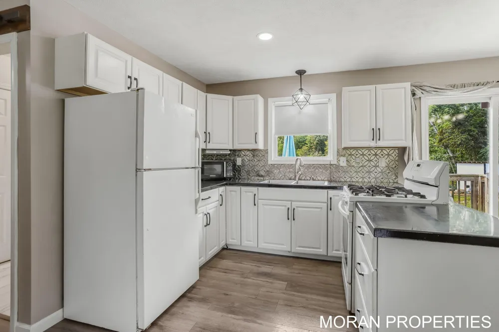 3163 Pillon Road Muskegon, MI 49445