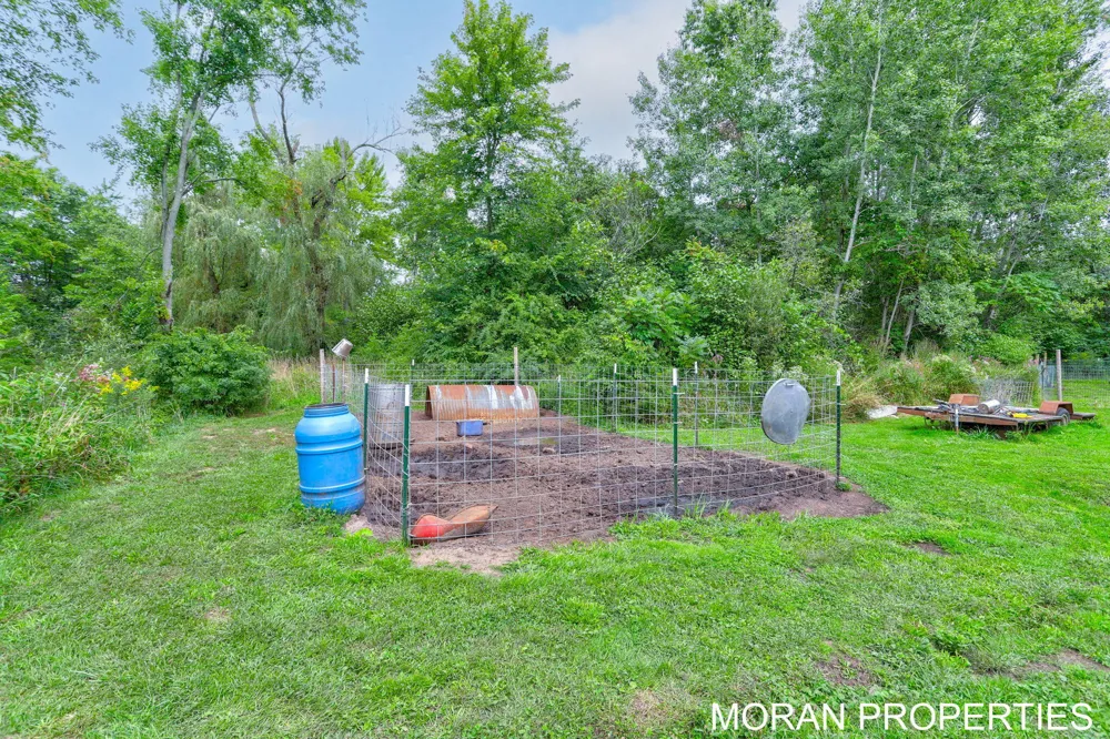3163 Pillon Road Muskegon, MI 49445
