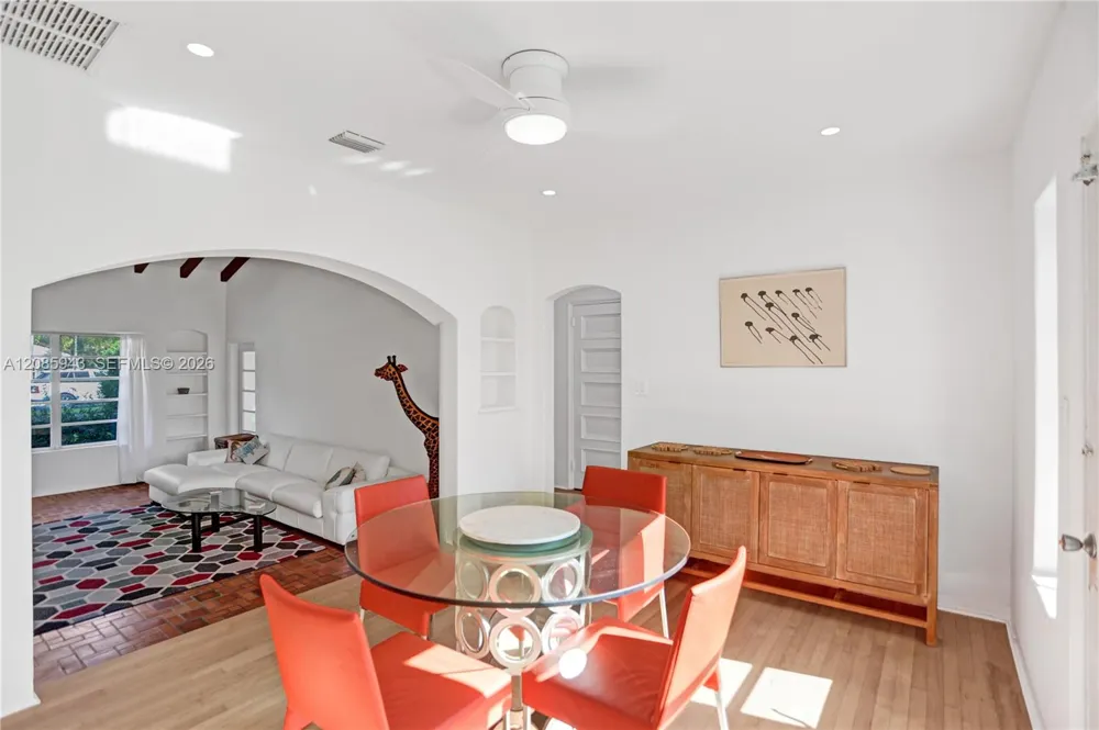 2214 Segovia Cir Coral Gables, FL 33134