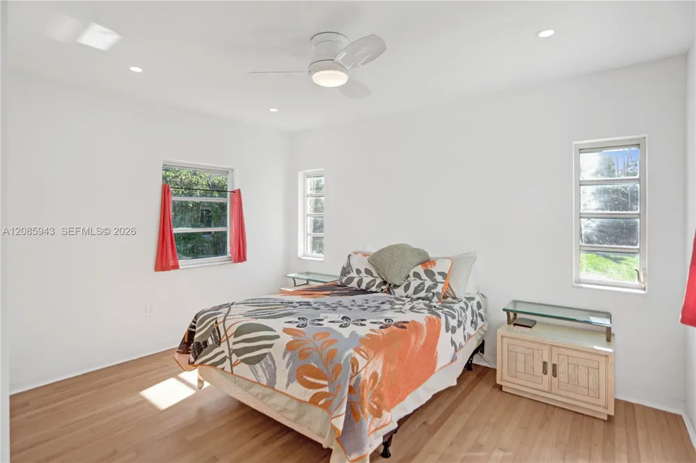 2214 Segovia Cir Coral Gables, FL 33134