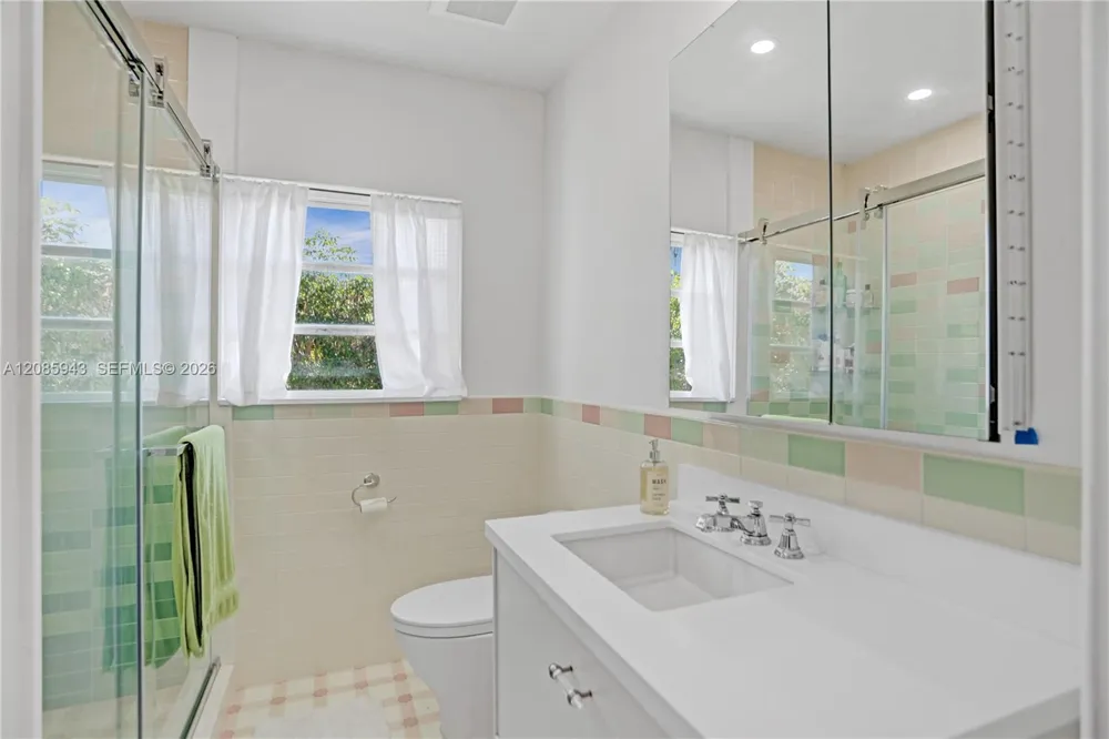 2214 Segovia Cir Coral Gables, FL 33134