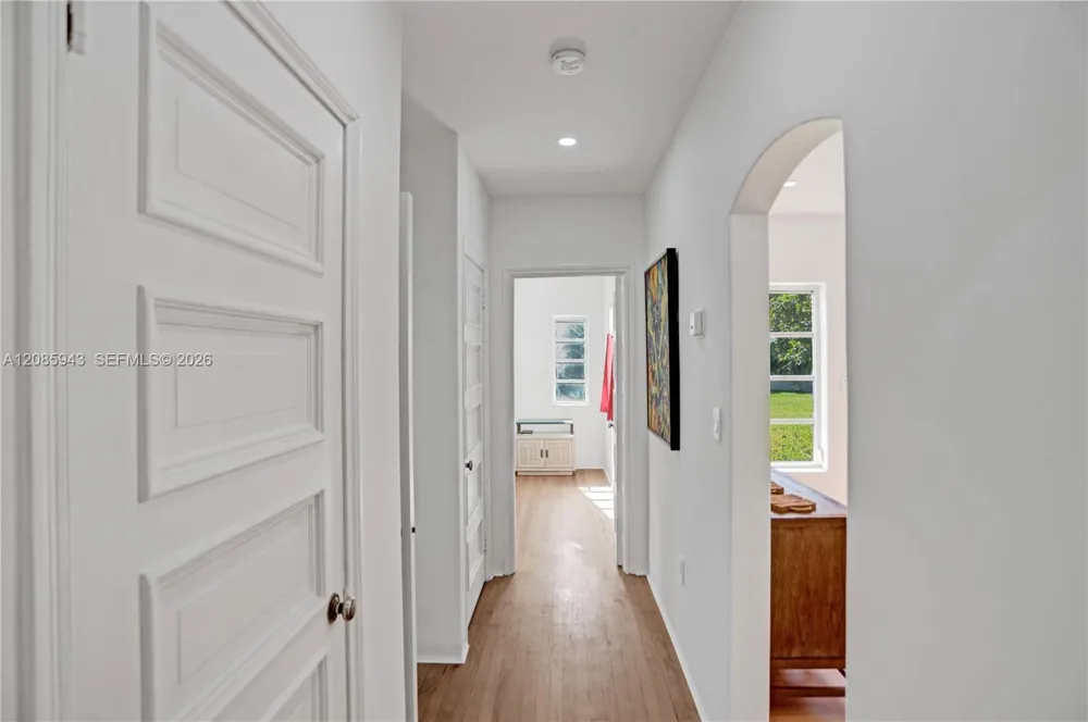 2214 Segovia Cir Coral Gables, FL 33134