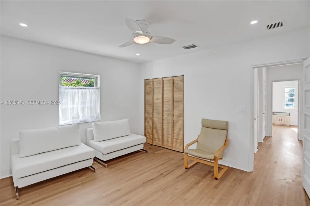 2214 Segovia Cir Coral Gables, FL 33134