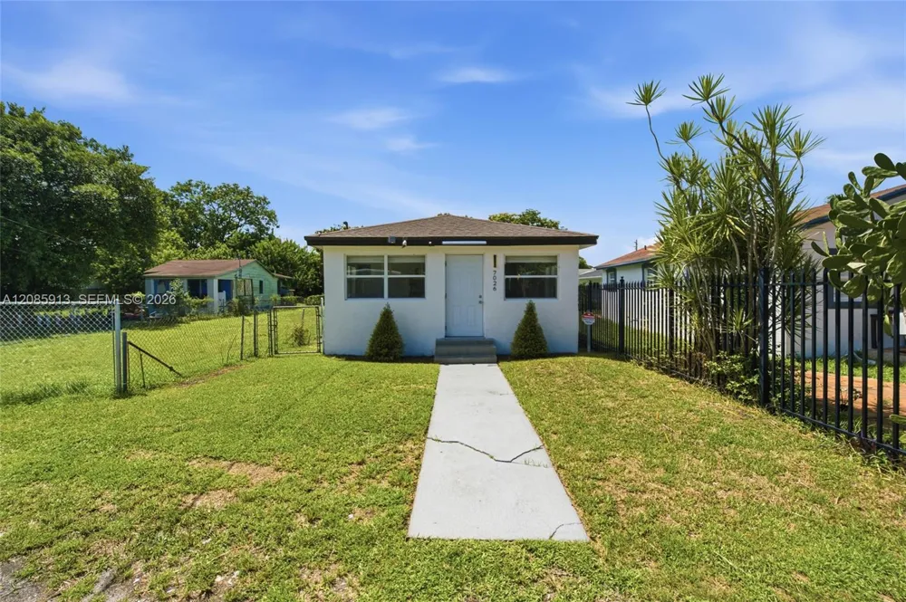 7026 NW 21st Ave Miami, FL 33147