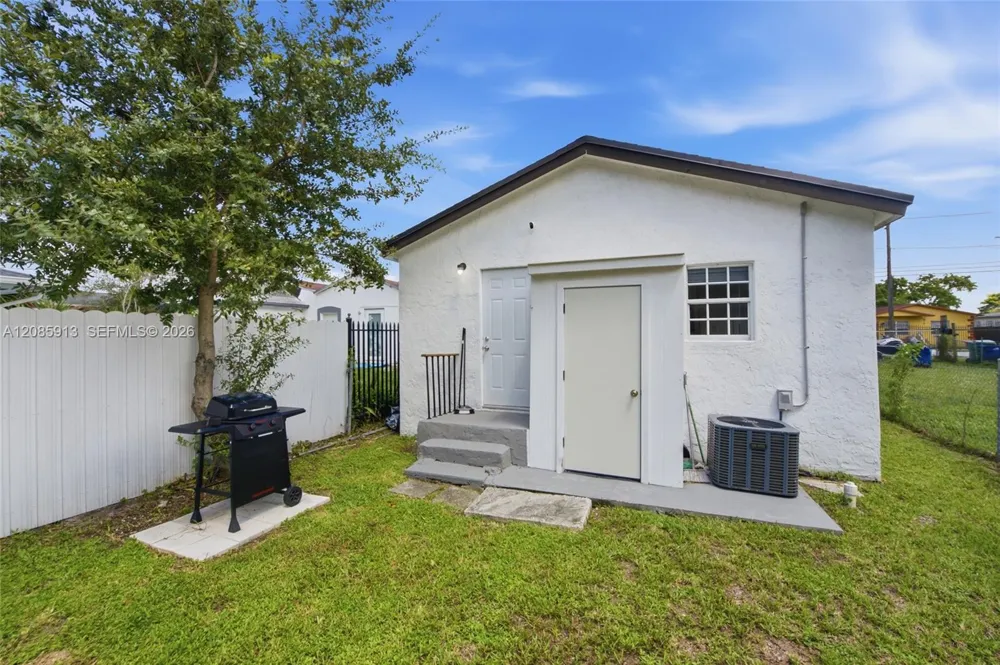 7026 NW 21st Ave Miami, FL 33147