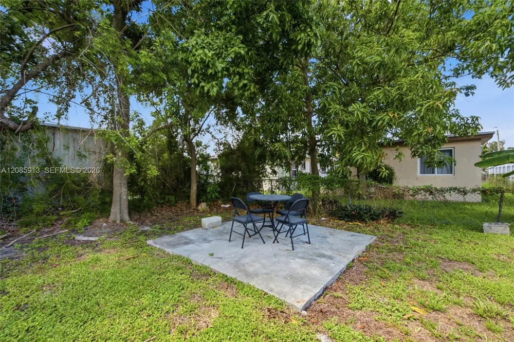 7026 NW 21st Ave Miami, FL 33147