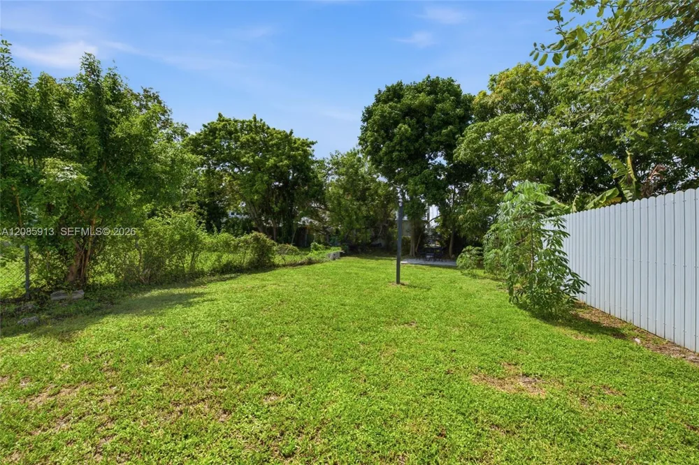 7026 NW 21st Ave Miami, FL 33147