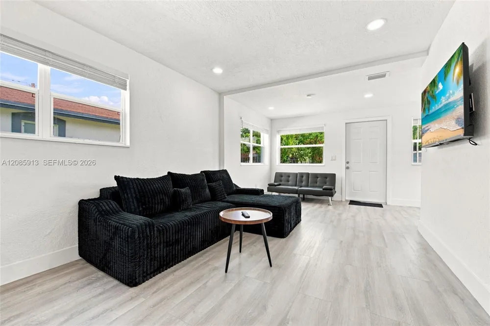 7026 NW 21st Ave Miami, FL 33147