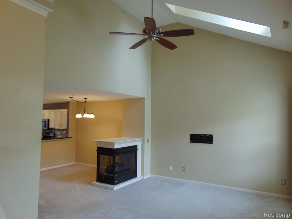 129 E BAY DRIVE Walled Lake City, MI 48390