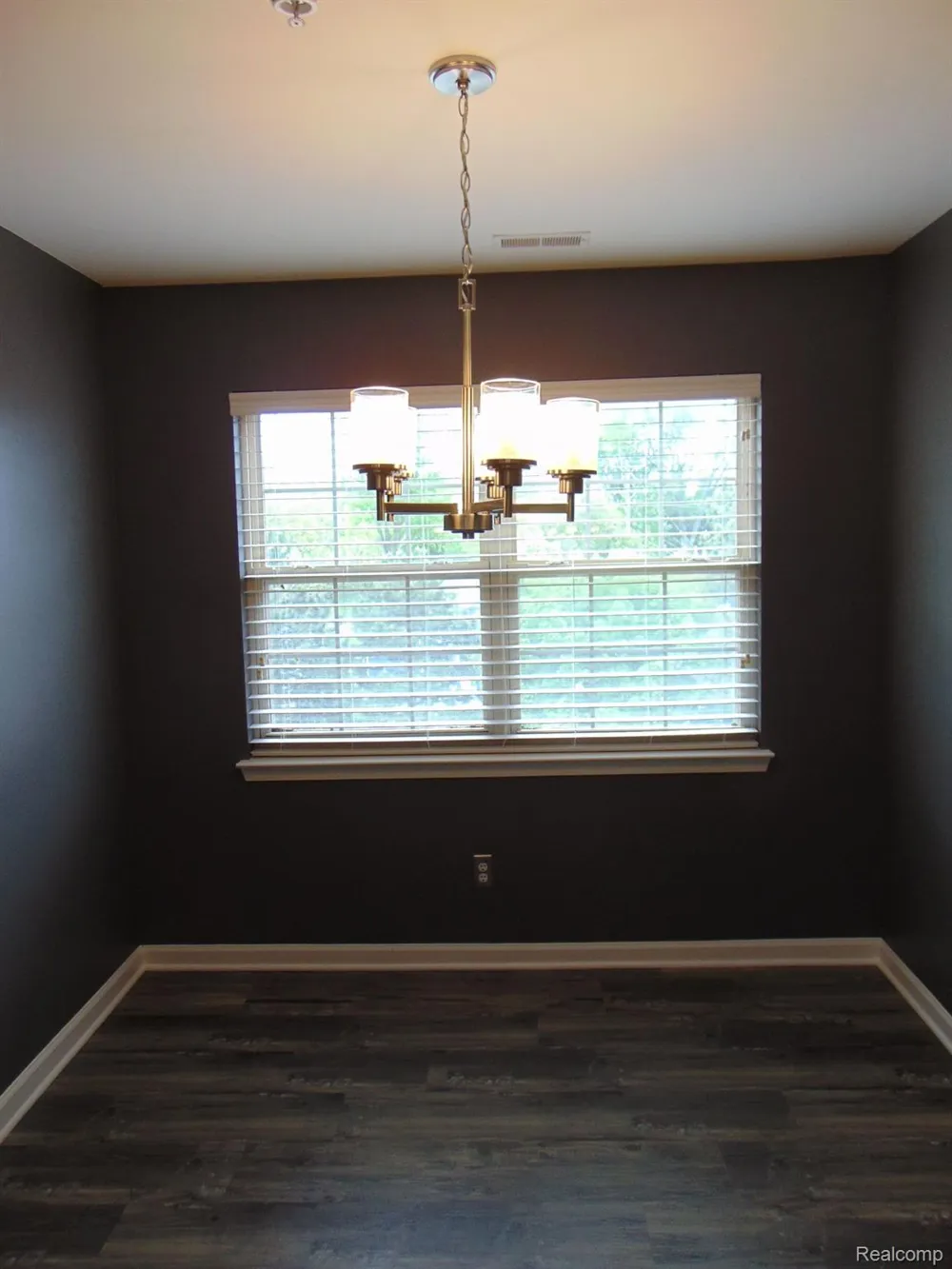 129 E BAY DRIVE Walled Lake City, MI 48390