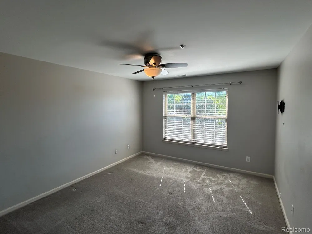 129 E BAY DRIVE Walled Lake City, MI 48390