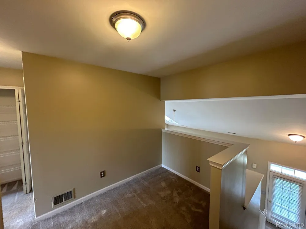 129 E BAY DRIVE Walled Lake City, MI 48390