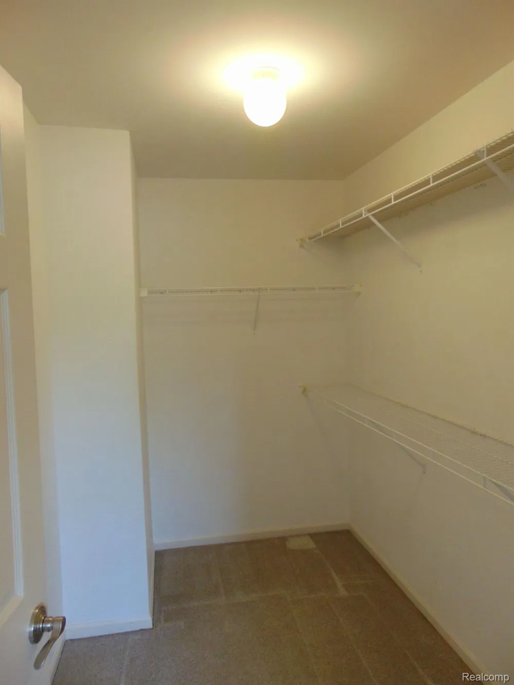 129 E BAY DRIVE Walled Lake City, MI 48390