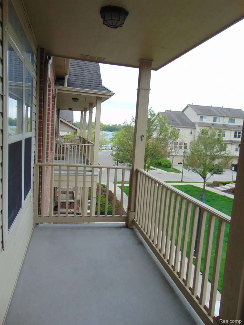 129 E BAY DRIVE Walled Lake City, MI 48390