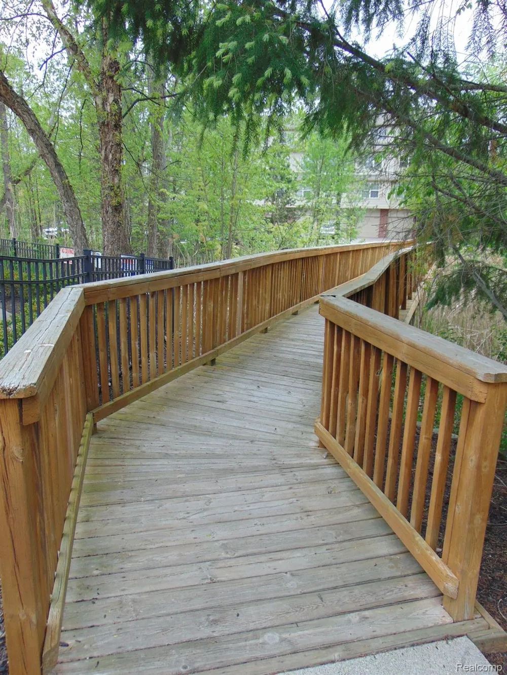 129 E BAY DRIVE Walled Lake City, MI 48390