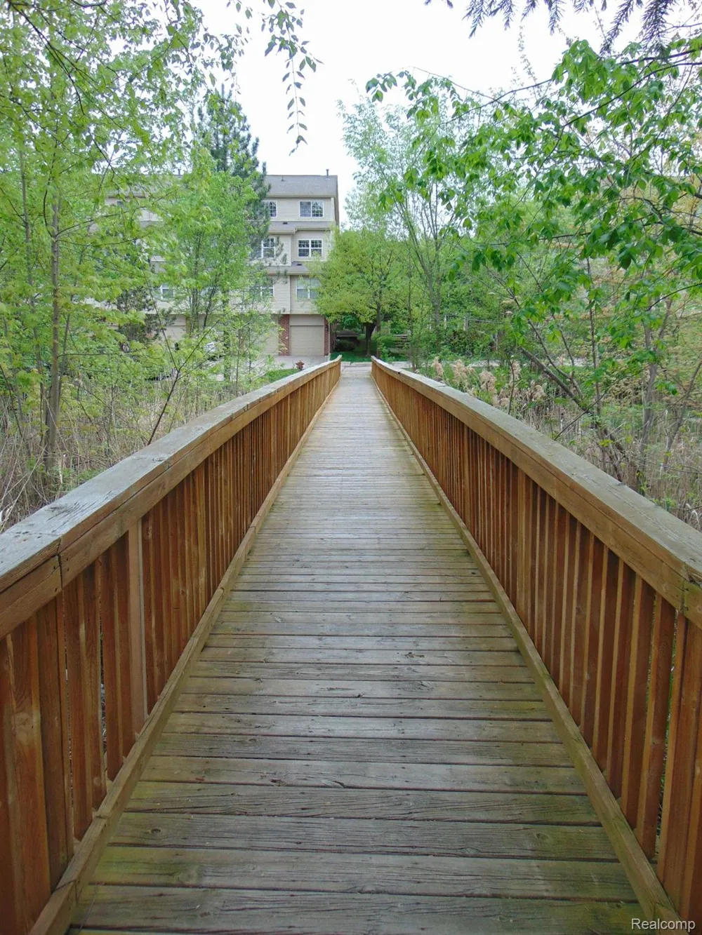 129 E BAY DRIVE Walled Lake City, MI 48390