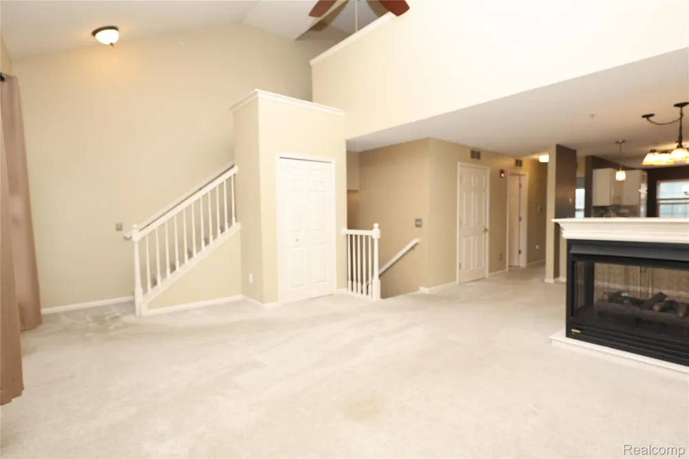 129 E BAY DRIVE Walled Lake City, MI 48390